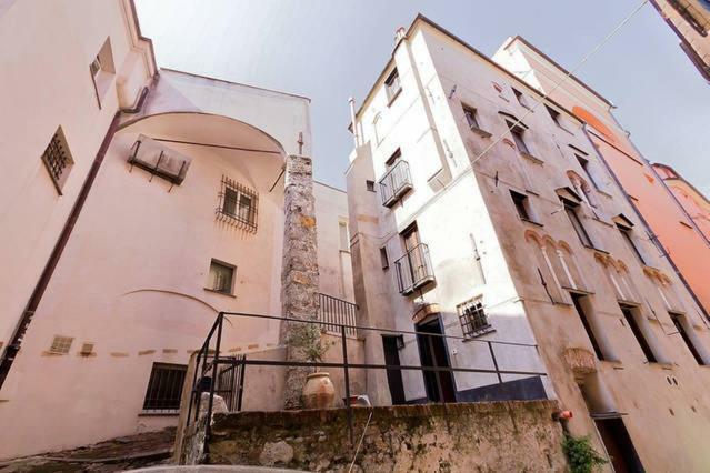 Lovingenoa - Antico Convento Apartment Exterior foto